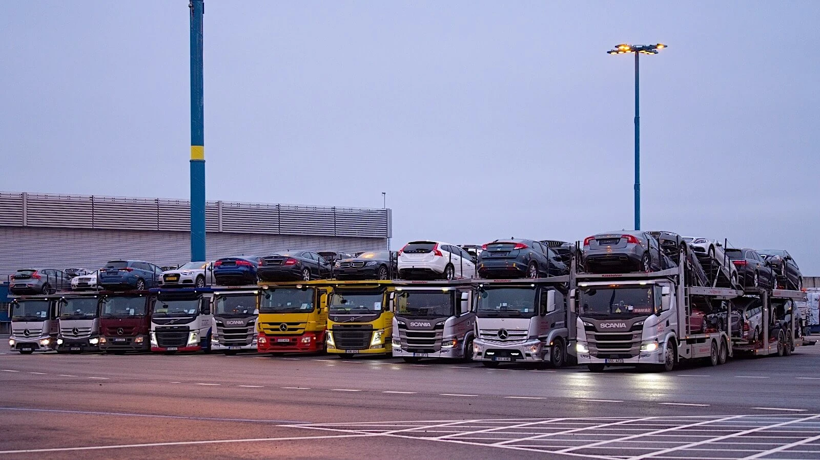 Ves-Vil LKWs für Fahrzeugtransporte